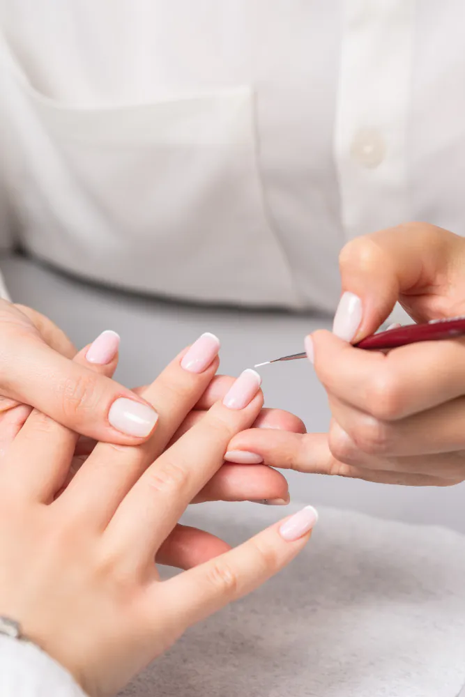 Chic looks and smooth service at nail salon IN-267.